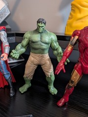 Hasbro MARVEL THE AVENGERS Action Figure Set Disney Store Exclusive Rare! Used