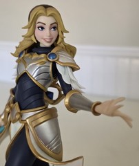 League of Legends #22 Lux Unlocked RETIRED Figure Statue Riot Luxanna Crownguard