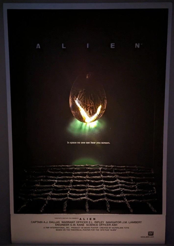NEW 2006 McFarlane Alien 3D 3-D Movie Poster Art Figure w/Light in the Alien Egg
