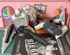 Walmart Transformers 35th Special Edition War For Cybertron WFC-S66 Megatron