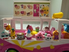 Shopkins Exclusive, Special Edition Scoops Ice Cream Truck Bundle