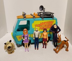 SCOOB! Scooby Doo MYSTERY MACHINE and 6 Figure Lot with LIGHTS & SOUNDS Working