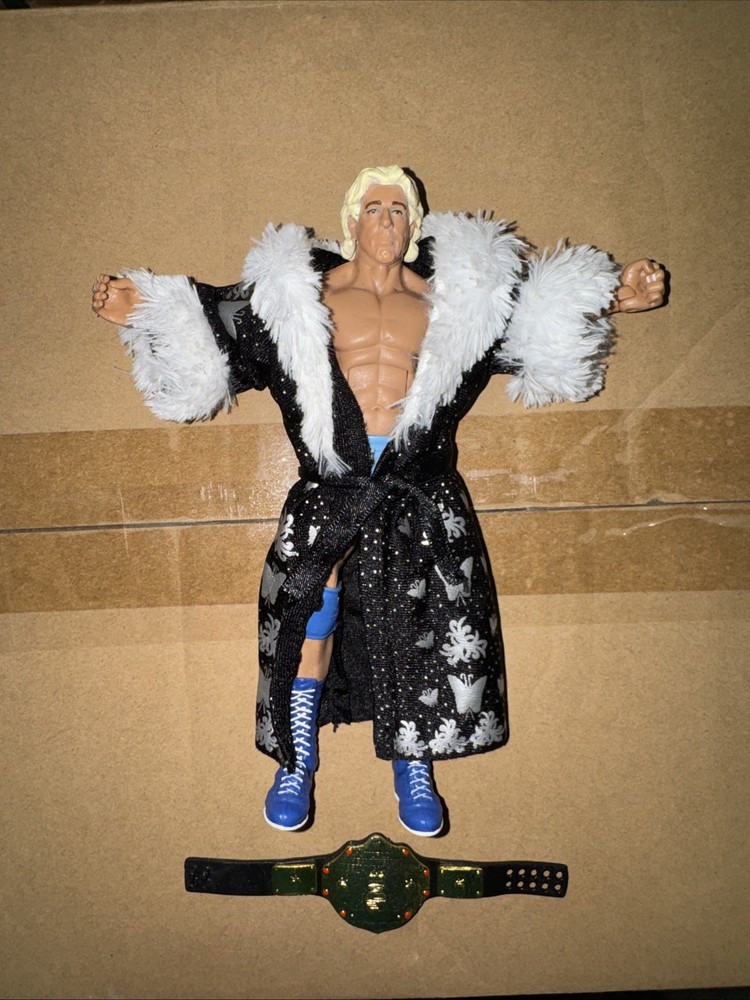 WWE Defining Moments NATURE BOY RIC FLAIR Black Robe BIG GOLD BELT 2014 NWA WWF