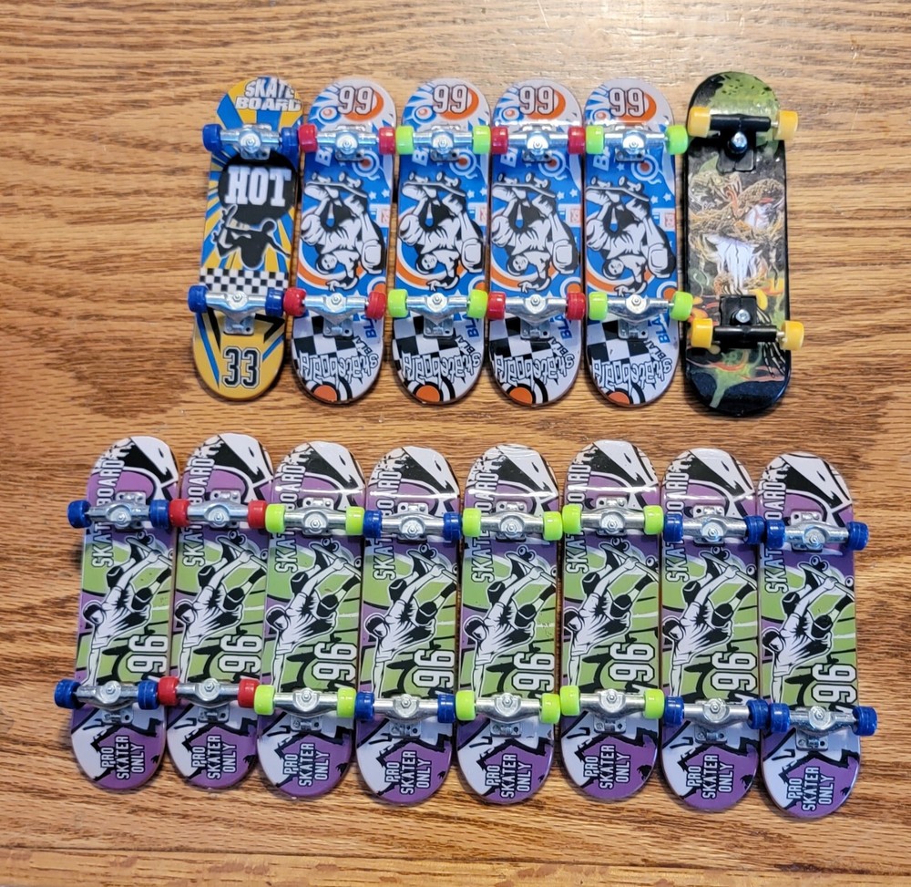 Lot Of 14 Finger Skateboards Boards, Wheels And Axles Blue, Red, Green & Yellow