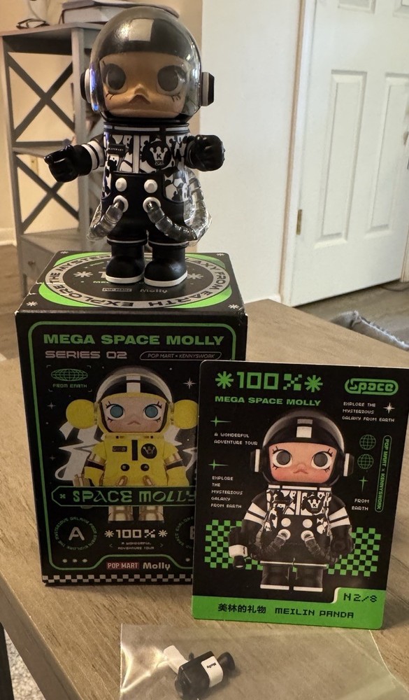 POP MART 100% Mega Space Molly Series 2 – “Meilin Panda” Figure