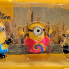 Thinkway Toys Universal Studios 3 Micro NYC Minions In 4″ Yellow Container