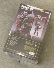 DEC218018: JOYTOY 1/25 PURGE 01 COMBINTATION WARFARE MECHA + Pilot