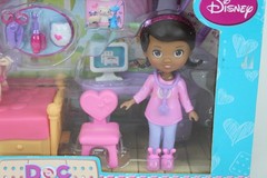 Disney Doc McStuffins Sleepover with Lambie Playset 2014 Just Play * New Sealed