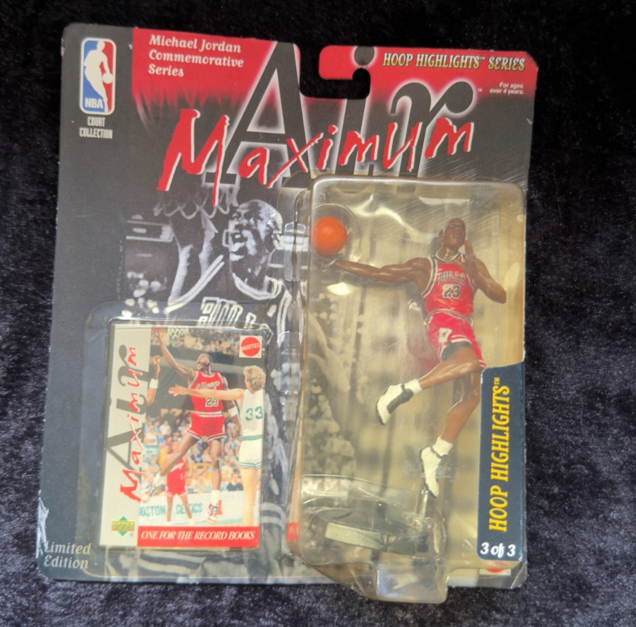 Michael Jordan 1999 Mattel NBA Maximum Air Hoop Highlights Series Figure & Card