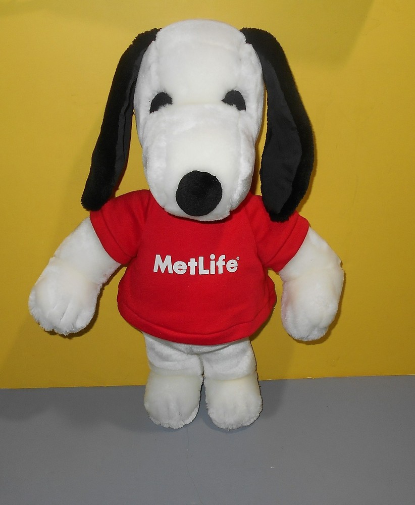 Determined Productions Peanuts Snoopy Dog Stuffed Plush MetLife T-Shirt