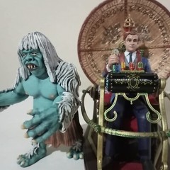 H.G. Wells’ The Time Machine + Morlock + George 1/18 scale deluxe model