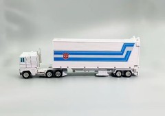 Transformers G1 White Optimus Prime Transforming Toy Figure K.O.Version NEW BOX