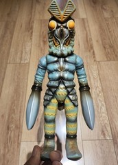 M78TOYS Alien Baltan Original Color Sofubi Figure Nicolas Lestang Signed Card