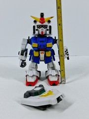 SD Gundam Force 01 Captain Gundam 4″ Action Figure 2004 Bandai Robot Toy & Shiel
