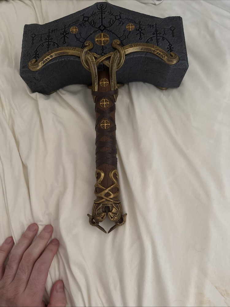 GOD OF WAR RAGNAROK THOR’S HAMMER COLLECTABLE