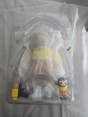 Authentic MEGA SPACE MOLLY Squid Game Figurine 400% + 100% – Yellow