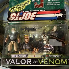 GI Joe 2004 Valor vs Venom Duke vs Venomous Maximus Action Figure Set Hasbro