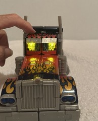 2007 Leader Class Optimus Prime Incomplete (no gun). Everything works!