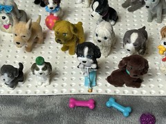 Puppy In My Pocket – Lot of 34 Fuzzy Felt Figures