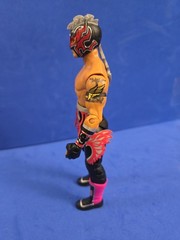 Mattel WWE Elite Series 42 Kalisto Wrestling Action Figure