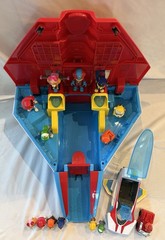 PAW Patrol Super Paws 2-in-1 Mighty Pups Jet Command Center + 13 Figurines