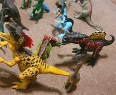 Lot of Vintage JP Action Figures Kenner Brands & More Dinosaurs Lot Mixed