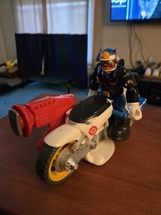Galoob Plastic Action Figure w/ Motorcycle Vehicle, Multicolor