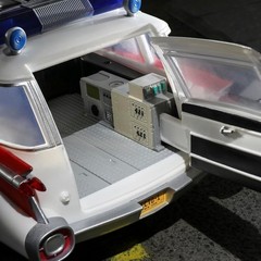 Ghostbusters Plasma Series Ecto-1 (1984), 1:18 Scale Collectible Toy Car