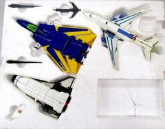 Vintage Takara The Legendary Hero Da-Garn Sky Saber Figure