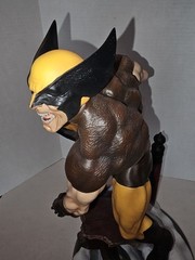 Sideshow Collectibles Premium Format Exclusive Wolverine Statue Brown Costume
