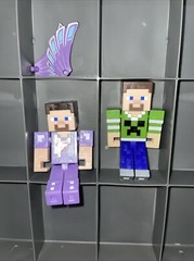 Roblox & Minecraft Mixed Lot of 20 Figures in Carrying Case – No Codes
