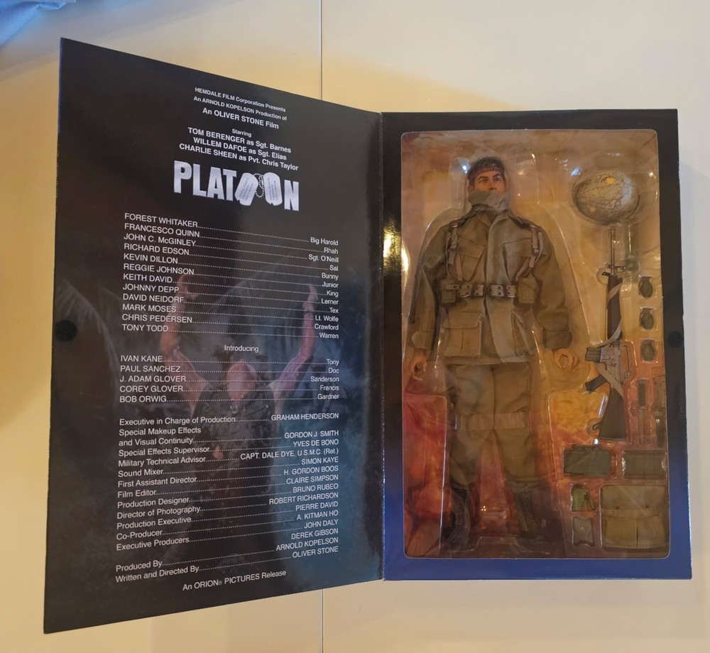 Sideshow Platoon Charlie Sheen as Pvt. Chris Taylor 2002 Action Figure