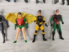 Lot of 14 Pre Owned Batman, Robin, Batgirl Action Figures Sizes Range 4″ – 6.25″