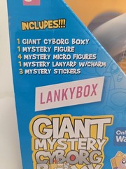 LANKY BOX GIANT MYSTERY CYBORG BOXY-INCLUDES 10 SURPRISES-10 INCH TALL SEALED