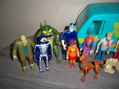 MEGA Scooby-Doo Figurine Lot – Mystery Machine and 14 Villain/Heroes characters