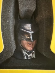 HOT TOYS BATMAN 1989 DX09 1/6 Scale Displayed By An Adult Collector Complete 🦇
