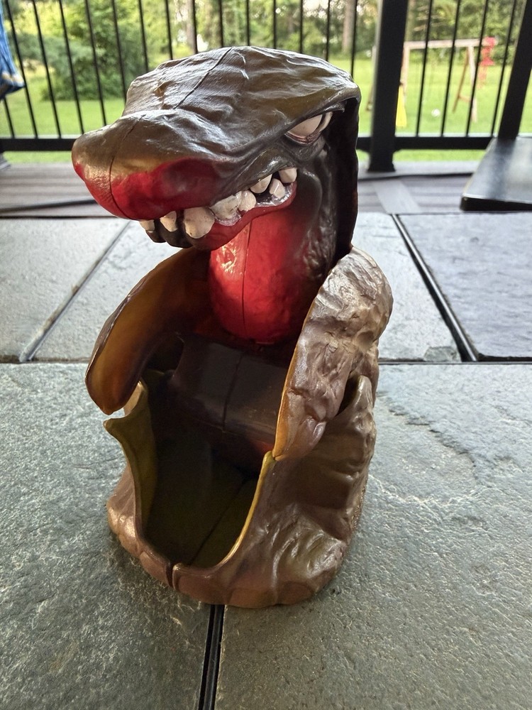 Vintage 1985 Ideal Rocks & Bugs & Things Trapasaurus Action Figure – Works!