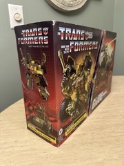 Transformers x GI Joe Bumblebee AWE Striker SEALED Figure Set 2022 Stalker