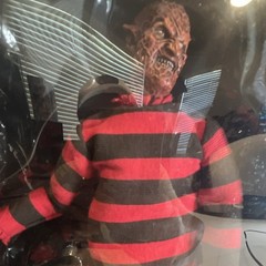 Sideshow Collectibles Freddy Krueger Figure Freddy vs. Jason Mask Glove Boxed