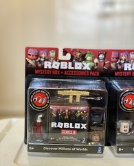 Roblox Celebrity Series 8 Mystery Copper Mystery Box + Accessories Pack Lot Of 3