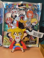NWT One Piece Toei Animation Monogram Figural 3D Bag Clip ~ LUFFY Dressrosa Lucy