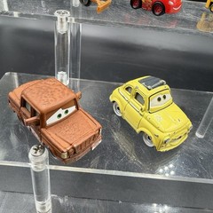 Disney Pixar Cars Plastic & Mini Die cast Mater Luigi Lightning McQueen 8 Piece