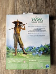 Disney Raya and the Last Dragon Raya & Namaari Doll Set – Green, Beige, Yellow