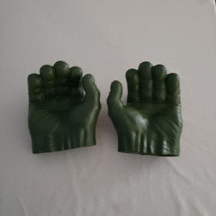 Hasbro Marvel (2015) The Avengers Incredible Hulk Smash Hands Gloves COS PLAY