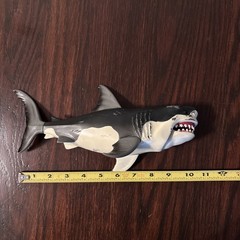 Toys R Us Chomping Action Great White Shark 11″ 362081 Collectible Toy