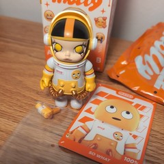 POP MART AUTHENTIC SPACE MOLLY 100% × emoji™ Series Figure SO WHAT