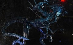 NECA Aliens: Xenomorph Alien Queen Deluxe Action Figure (15 Inches Tall!)
