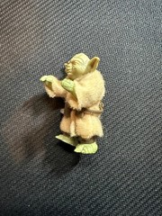 Vintage 1980 Kenner Star Wars YODA Action Figure with Cloak& Belt LFL Hong Kong