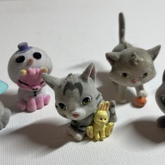Lot of 7 Vintage Kitty In My Pocket & Puppy Figures – Flocked Cats & Dog
