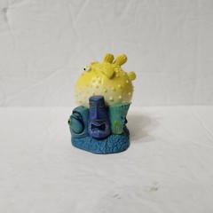 Disney Pixar Finding Nemo Bloat the Blowfish 2″ PVC Figure Cake Topper Yellow